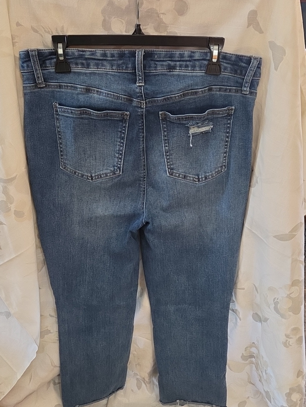 ARULA Mid-Rise Cropped Blue Denim Jeans